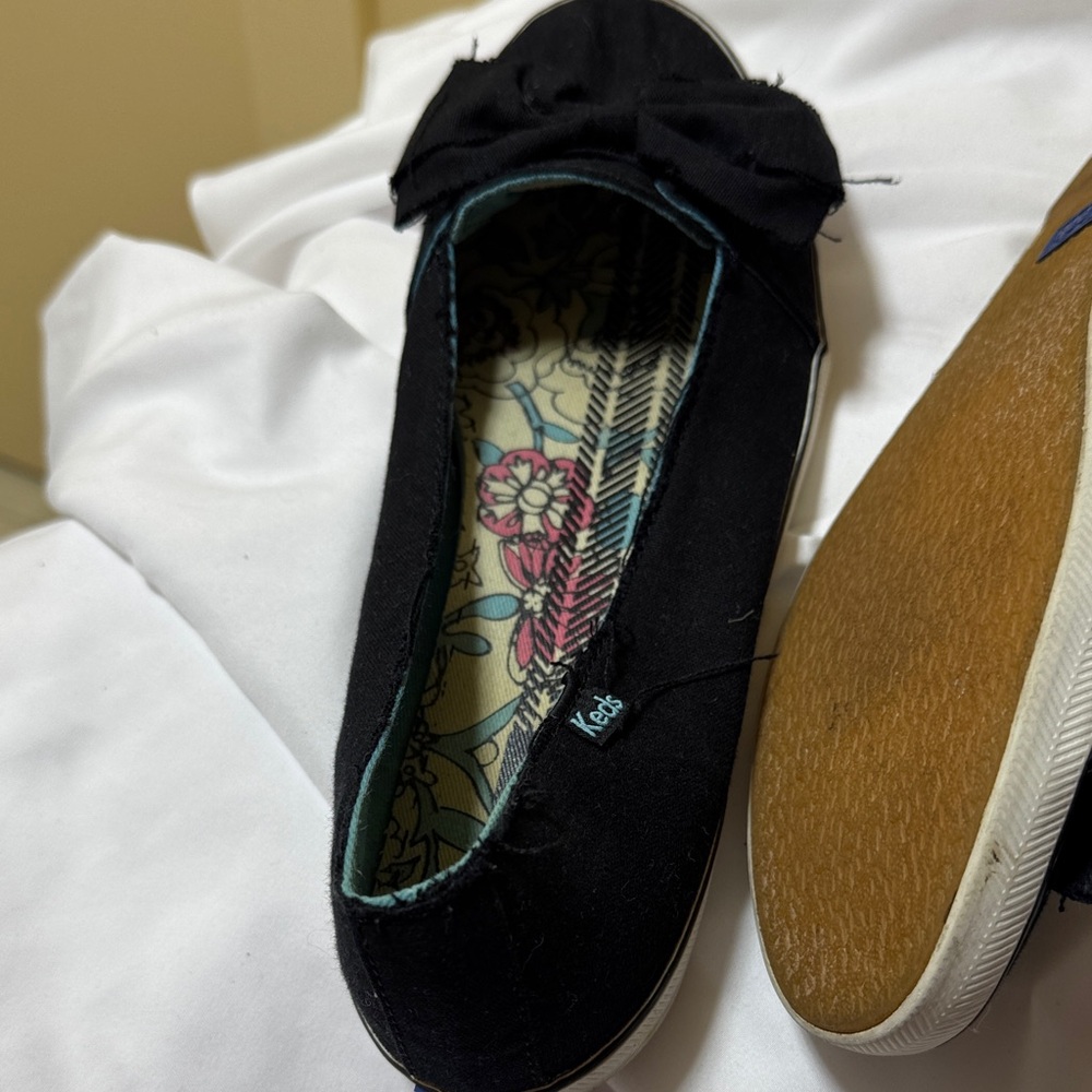 Keds Women's Black Floral Bow Flats - Picture 11 of 11